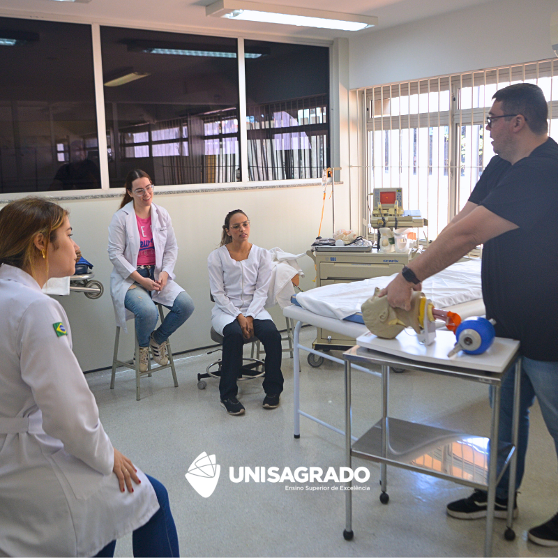 P�s em Enfermagem em Unidade de Terapia Intensiva e Urg�ncia e Emerg�ncia - Dupla Certifica��o 23/11