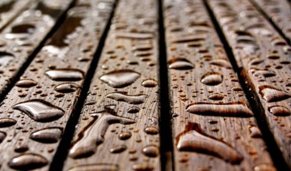 Cuidado com a umidade na madeira