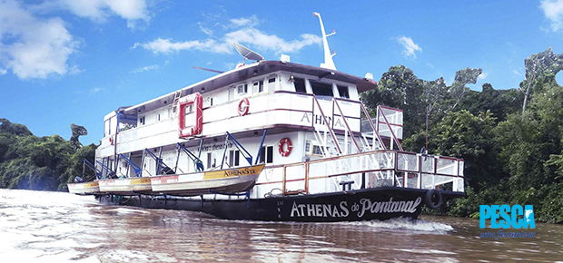 Barco Athenas do Pantanal