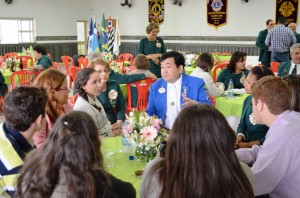 LEOs_sempre_uma_animada_conversa_TRÊS_LAGOAS_20AGO2011