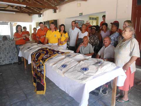 5 Entrega de Doações no Lar dos Idosos  Entrega de Doações no Lar dos Idosos