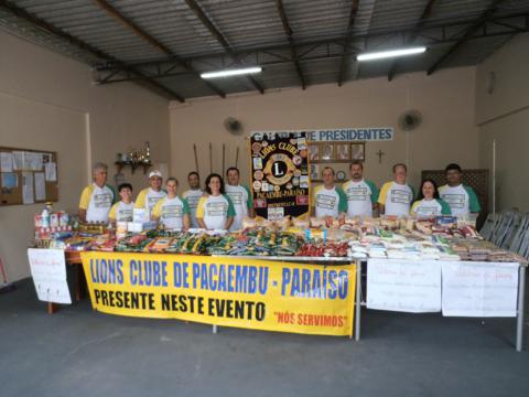 1 Companheiros com as doações_480x360