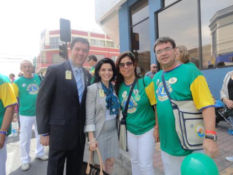 7 Casal Governador com o futuro Diretor Interncional Fábio Almeida e sua esposa Anita_480x360