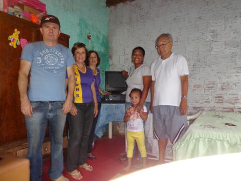LCVeraCruz-DoaçãodeComputadorparacriançacarente_480x360