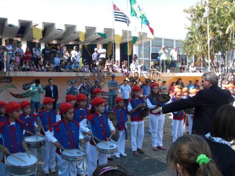 apresentação da fanfarra infantil_480x360
