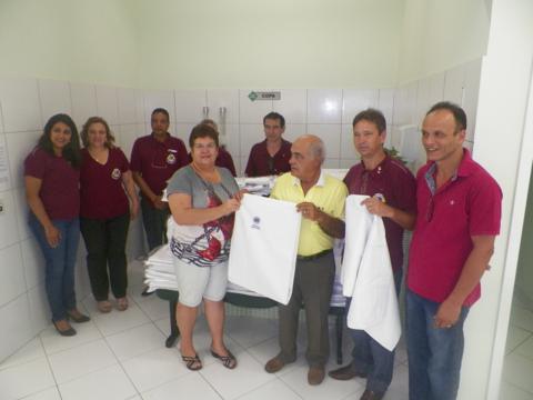 Entrega de lençóis a Santa Casa 002_480x360