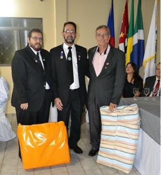 Posse de Nova Diretoria lions Mirandópolis AL 2014-15 (9)_333x361