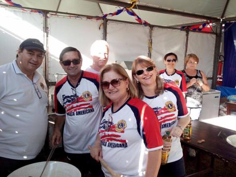 1 EQUIPE DE TRABALHO NA FESTA NAÇÕES_480x360