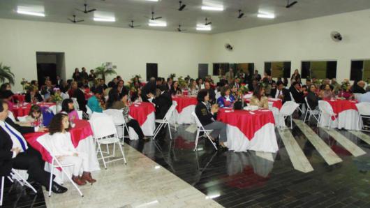 Festiva de Posse de novos sócios e diretoria AL 15-16 - 08-07-2015 (14)_530x298