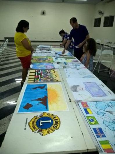 Cartaz sobre a Paz(1) - 06-11-15_396x530