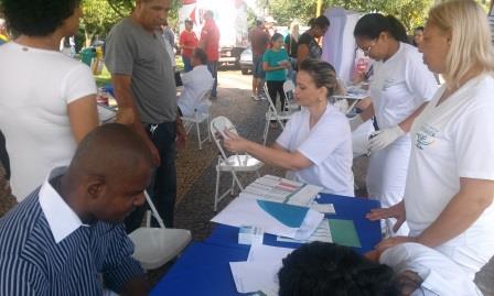 Feira da Saúde - 7-15 - 148 teste hepatite - 200 de biabetes e 250 pressão arterial (18)