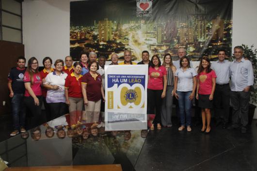 Lions Clubes de Bauru conquistam mais de R$390 mil para equipamentos médicos. 24/02/2017 Pedro Petelinkar, Luiza Zago, Lea Berriel, Miriam Marinello, Evaristo Rodriguez, Laura Kirita, Yolanda Vasconcelos, Richard Gebara, Nilza Ventrilho, Ernani Almeida, Fernando Marinello, Manoel Messias Mello, Edmilson Cabelo, Ligia Di Donato, Deborah Rosa, Antonio Rugolo Jr, Kelle Alexandre, Cristina Berriel Aidar, Fabiano Milan, Paulo Belmiro e Marcos Vasconcelos