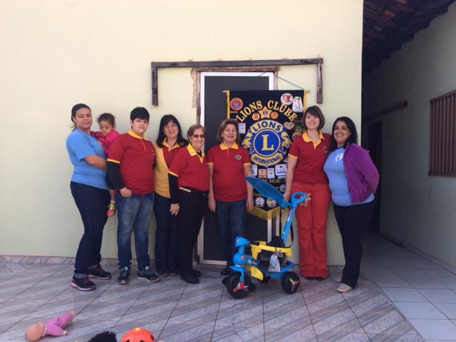 LCBauruSul-entrega de velotrol CrechePastoresdeBelém_640x480