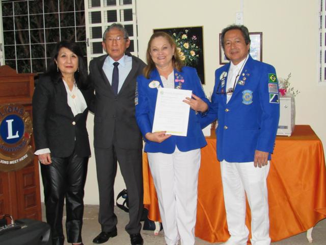 Entrega do Decreto de Hóspede Oficial do Município.