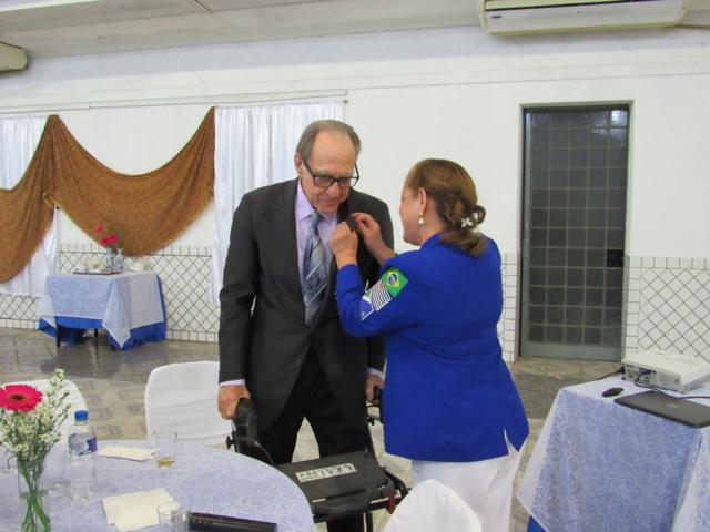 homenagem ao sóciomfundaor - pin da delegação brasileir_640x480