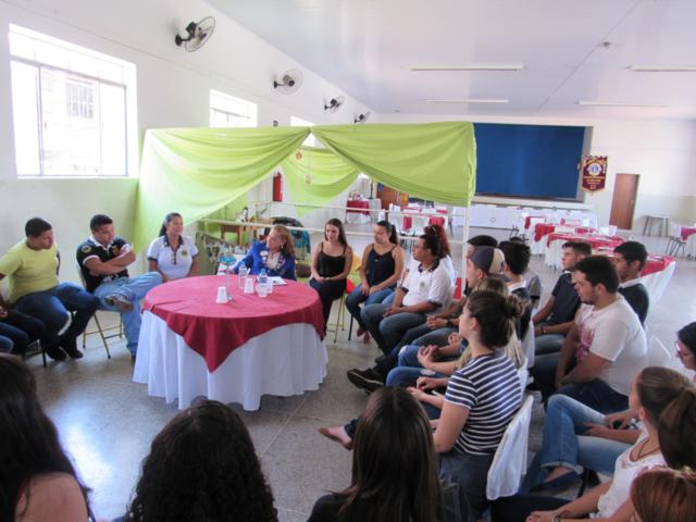 5 reunião com o clube LEO_640x480