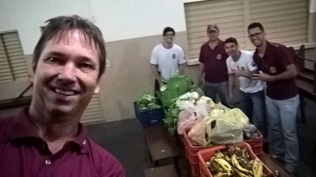 Arrecadação de alimentos na feira (2)_630x354