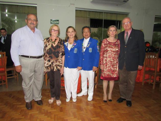 18 casal governador Rotary 15-16 e casal Ex CL do Clube_630x472