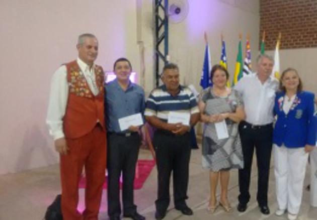 5 Entrega das doações as entidades , adquiridas  graças a renda da 14ª festa do Chopp_630x438