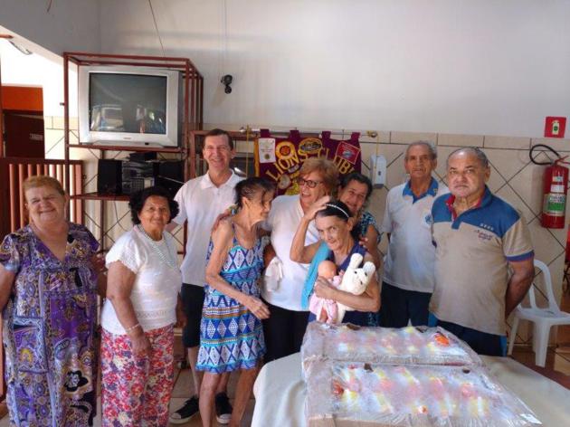 doação frangos asilo 11-17a_630x472