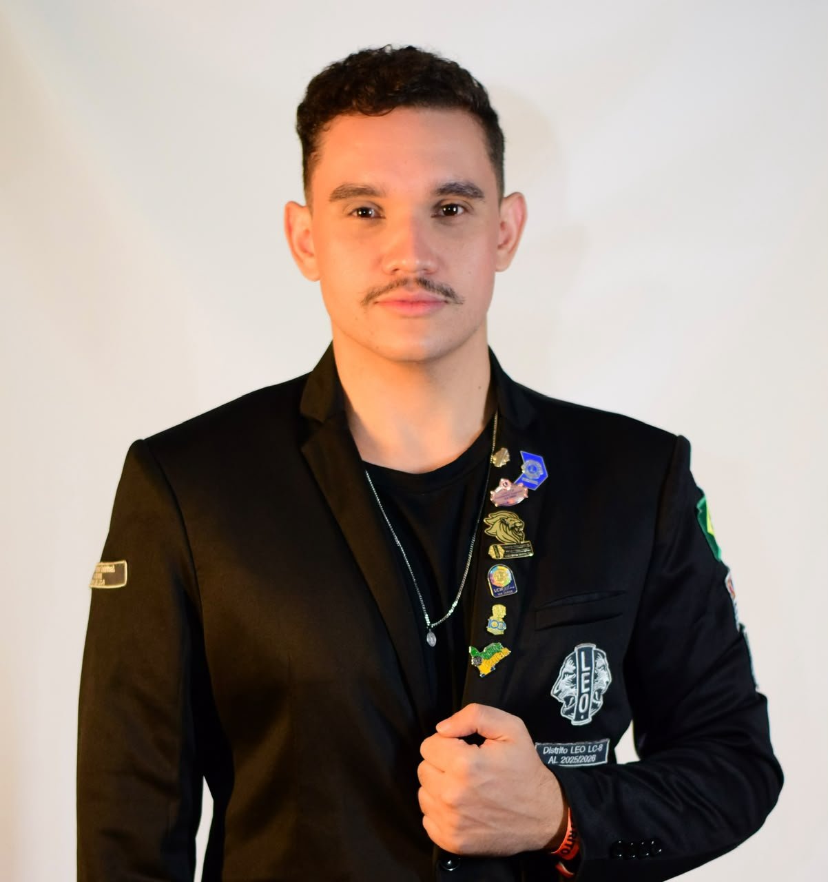 Mensagem do Presidente do Distrito LEO LC-8