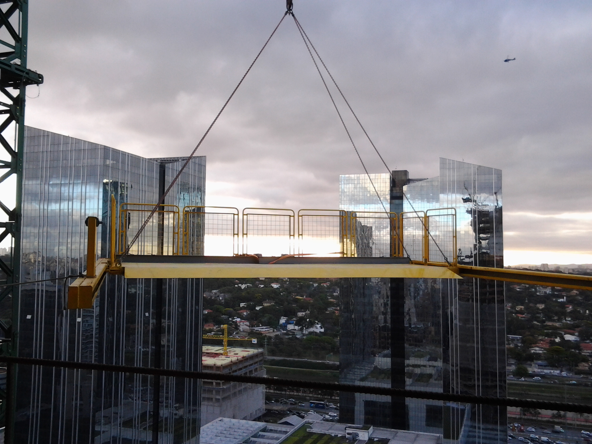 Plataforma Retr�til Para Descarga de Material