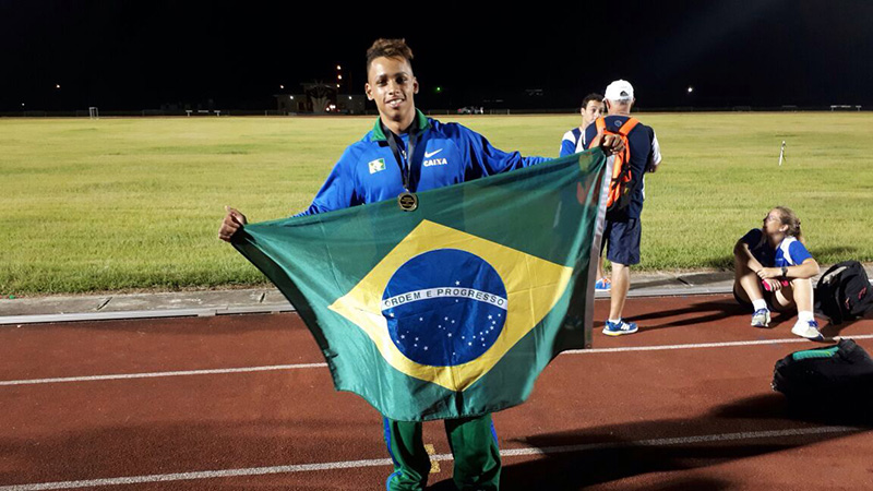 Atleta da ABDA traz ouro sul-americano no revezamento 4x100m
