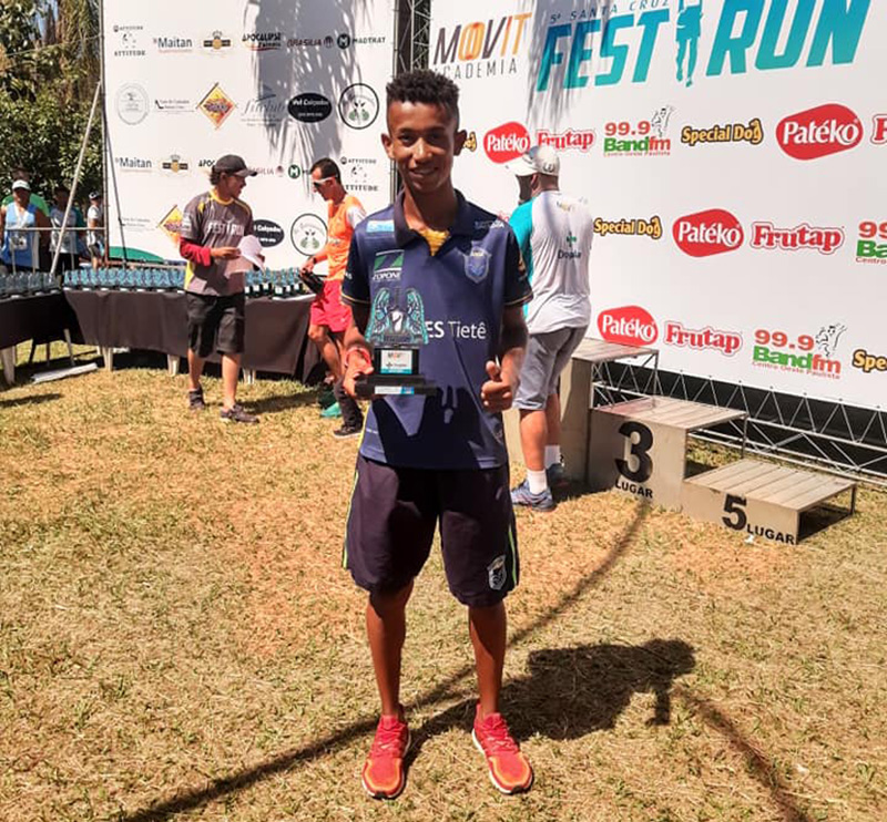 Marcos Felipe dos Santos foi vice-campeo geral dos 10 km masculino da 5 Santa Cruz Festa Run