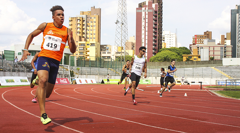 Jogos-Escolares-Juventude-2015-Atletismo-Cleverson Junior