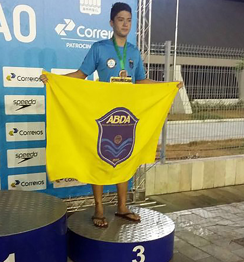 Em 2015, atleta Leonardo Suzuki Rossi foi primeiro medalhista brasileiro da natao da ABDA