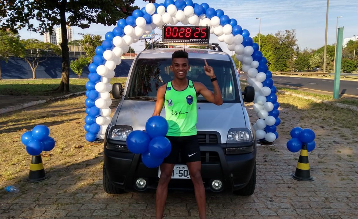 Desafiado, Daniel Nascimento corre 10km em 28min25