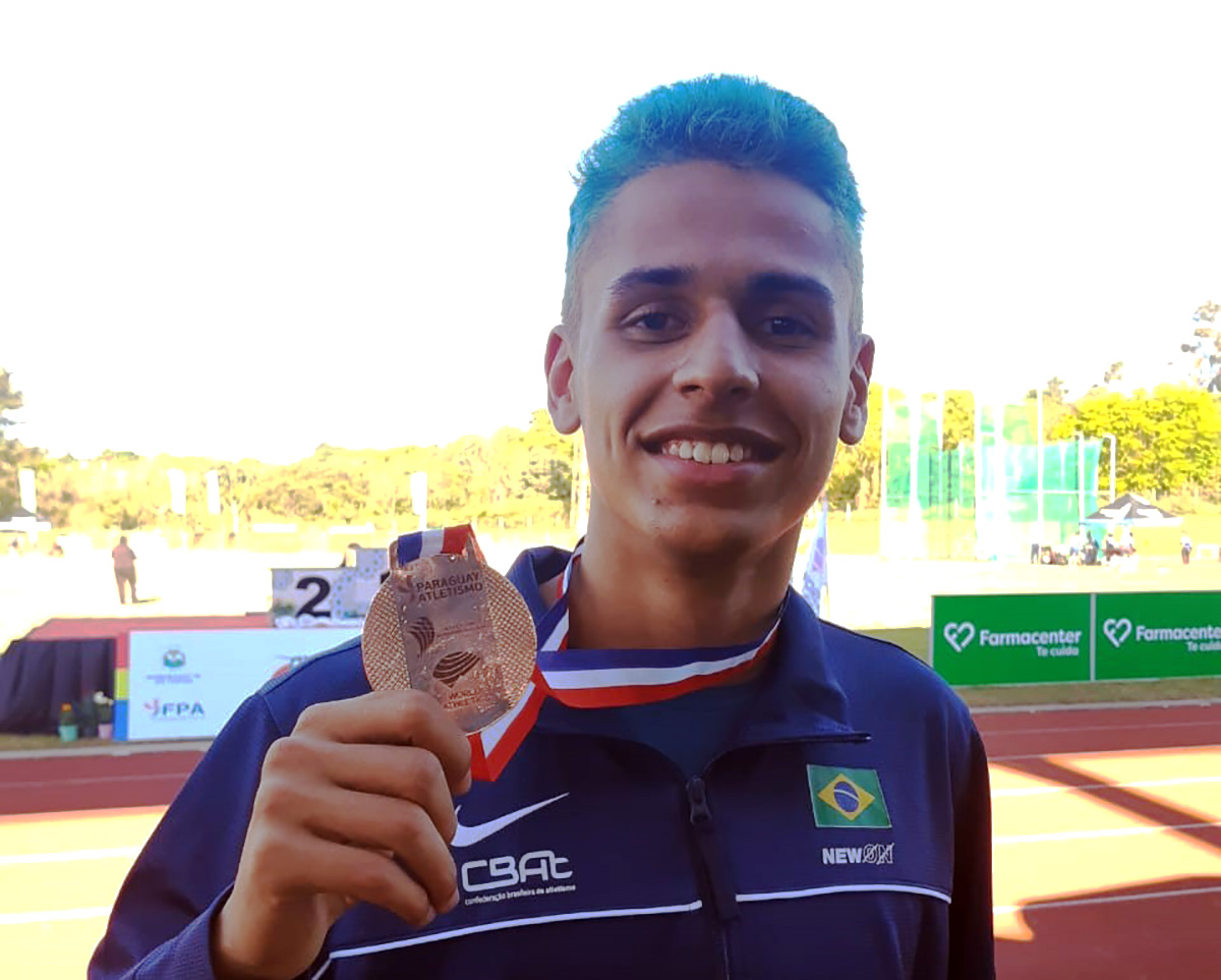 Samuel Vinicius conquista ouro e bronze no Sul-Americano Sub-18