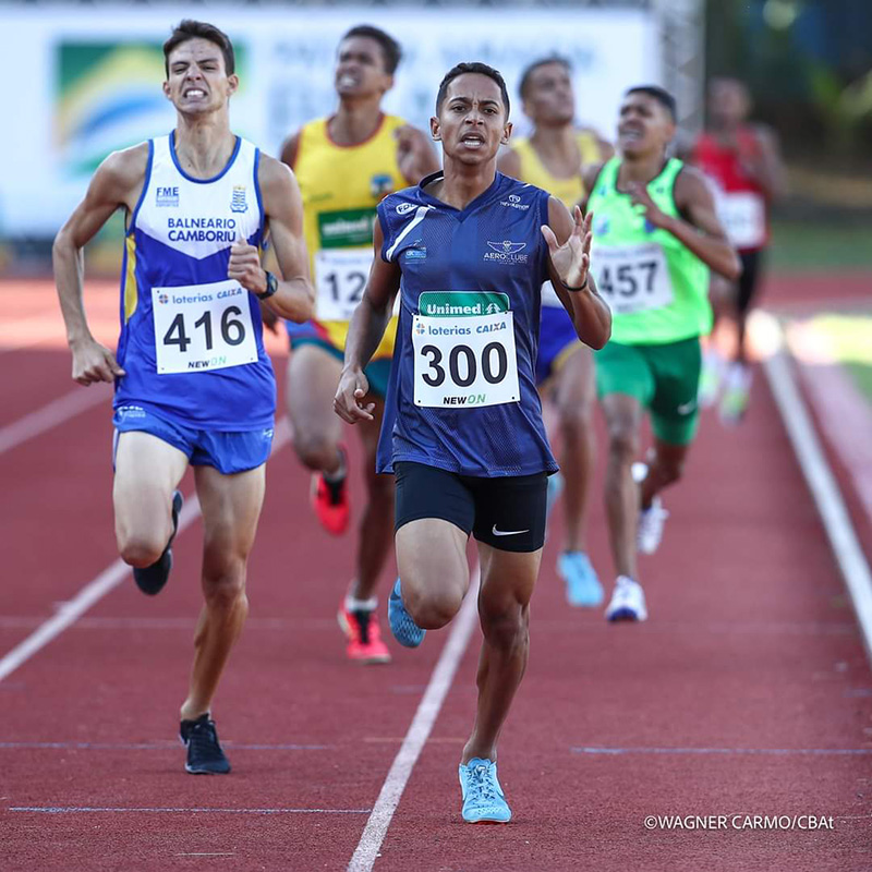 Vincius Moraes Costa, 4 colocado nos 800 metros e 10 colocado nos 1.500 metros