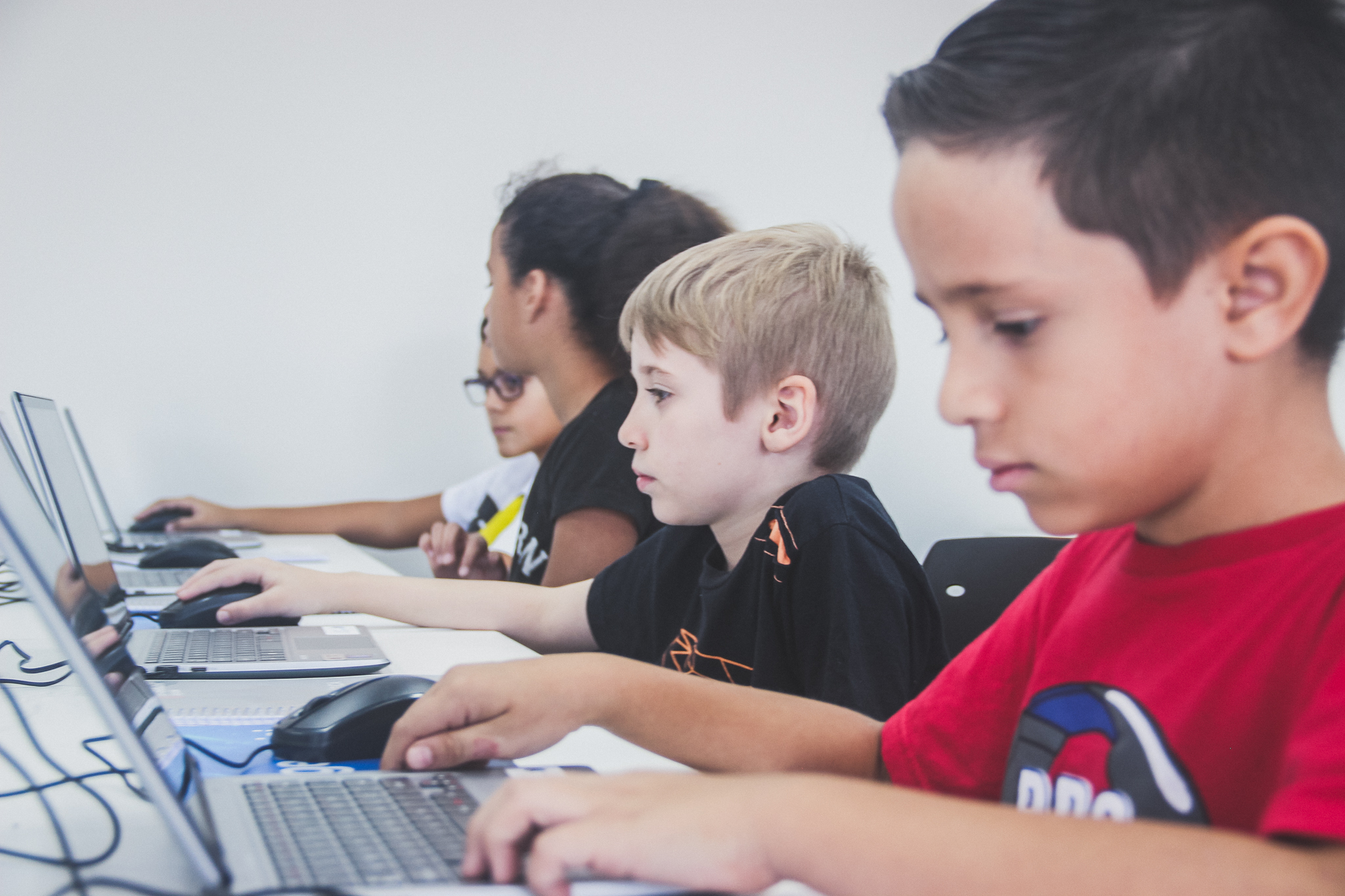 Projeto Comunidades Digitais inicia aulas gratuitas de informtica na ABDA